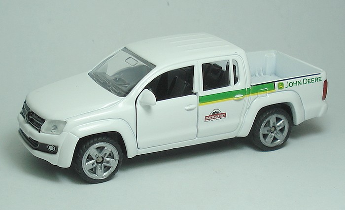 Siku 1443 VW Amarok Pick Up-C1.jpg