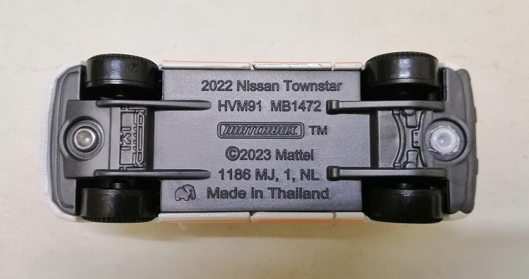 MB1472-8.jpg