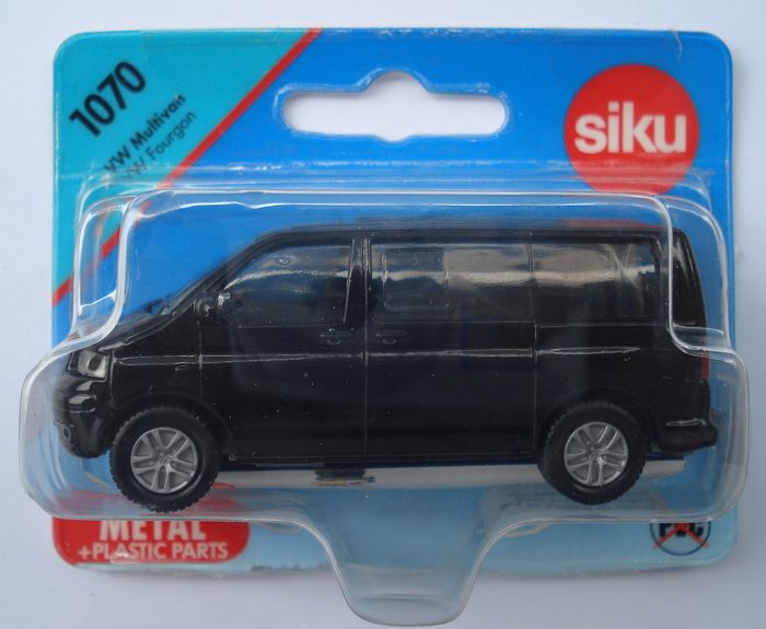 Siku 1070 VW Volkswagen Multivan T5-A1.jpg