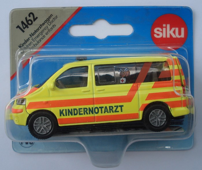 Siku 1462 VW Volkswagen Multivan T5 Kinder Notarzt-A1.jpg