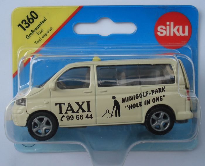 Siku 1360 VW Volkswagen Multivan T5 Taxi Espace Minigolf-Park Hole in One.jpg