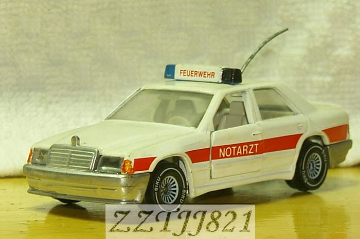 BENZ 300E警车(1).jpg