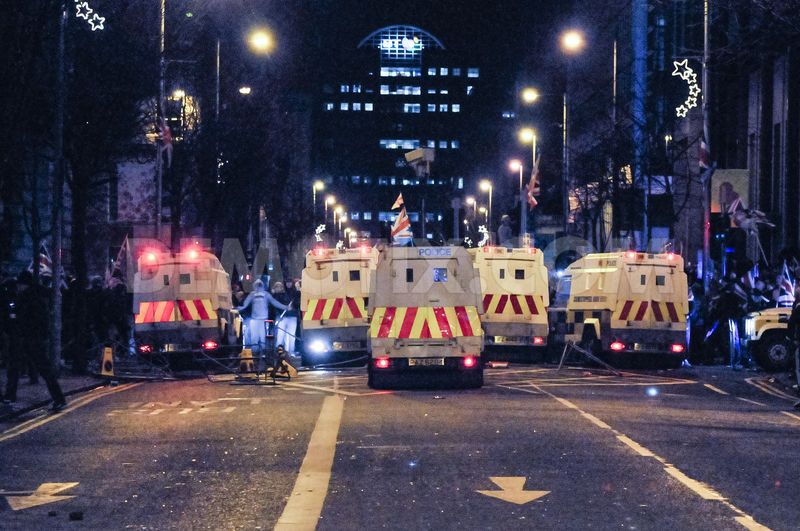 1354577564-violence-breaks-out-as-loyalists-protest-in-union-flag-row_1654030.jpg