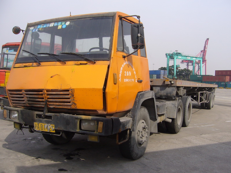 斯太尔S29牵引车