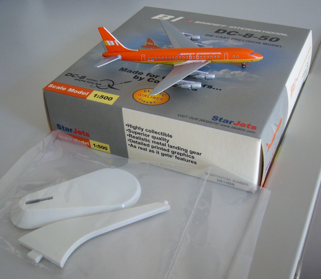 7 63116 75083 1 SJ Braniff Intl DC-8-50 Orange b.JPG