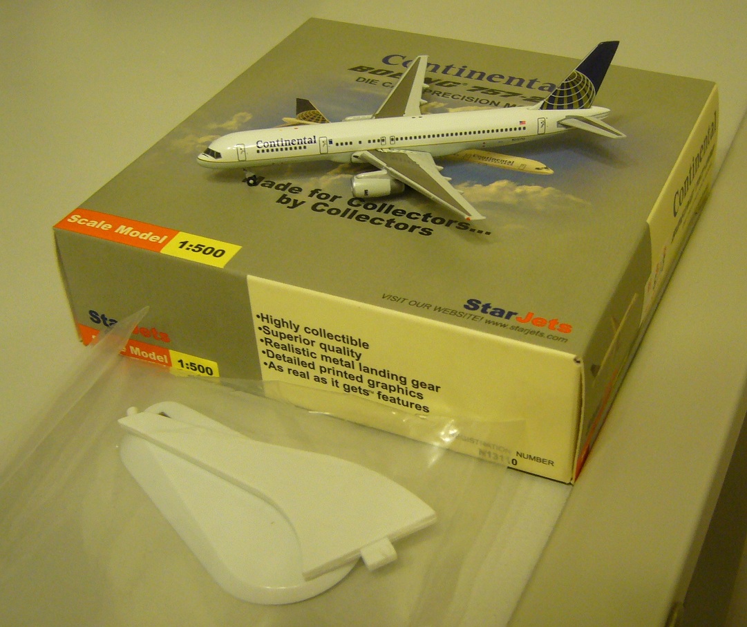 7 63116 75060 2 SJ Continental B757-200a.JPG