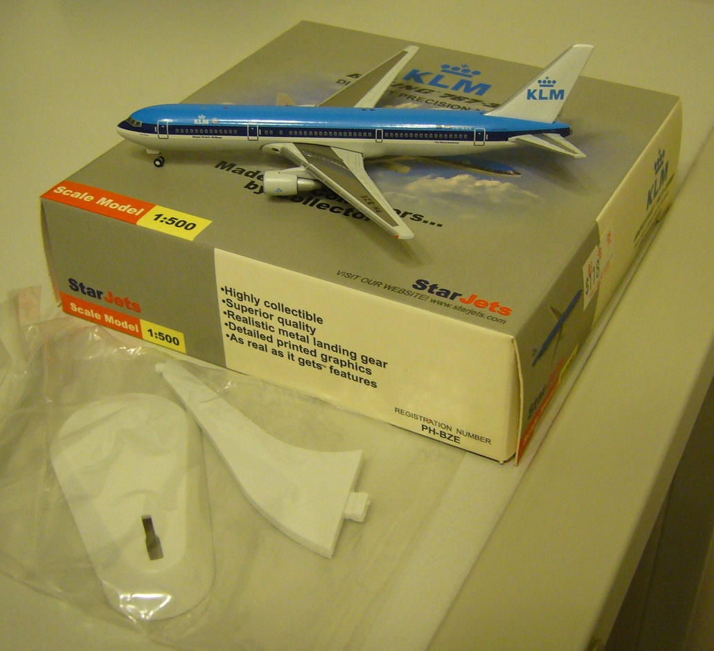 7 63116 75026 8 SJ KLM B767-300a.JPG