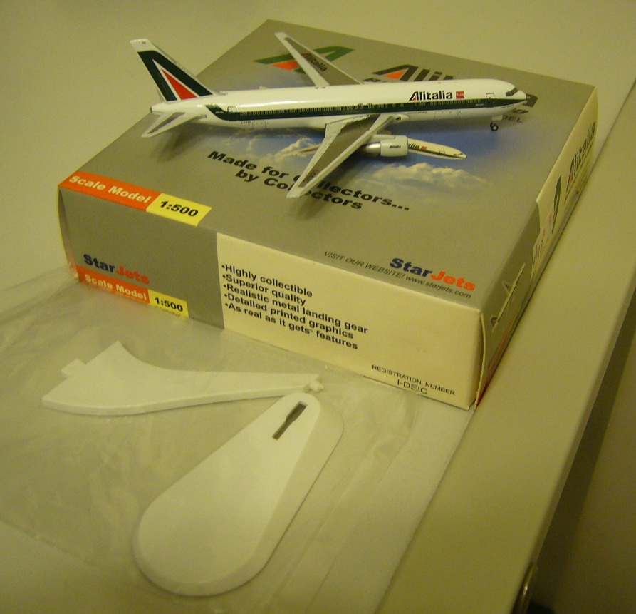 7 63116 75092 3 SJ Alitalia B767-300b.JPG