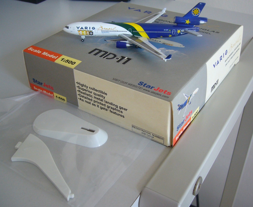 7 63116 75098 5 SJ Varig Brasil MD-11a.JPG