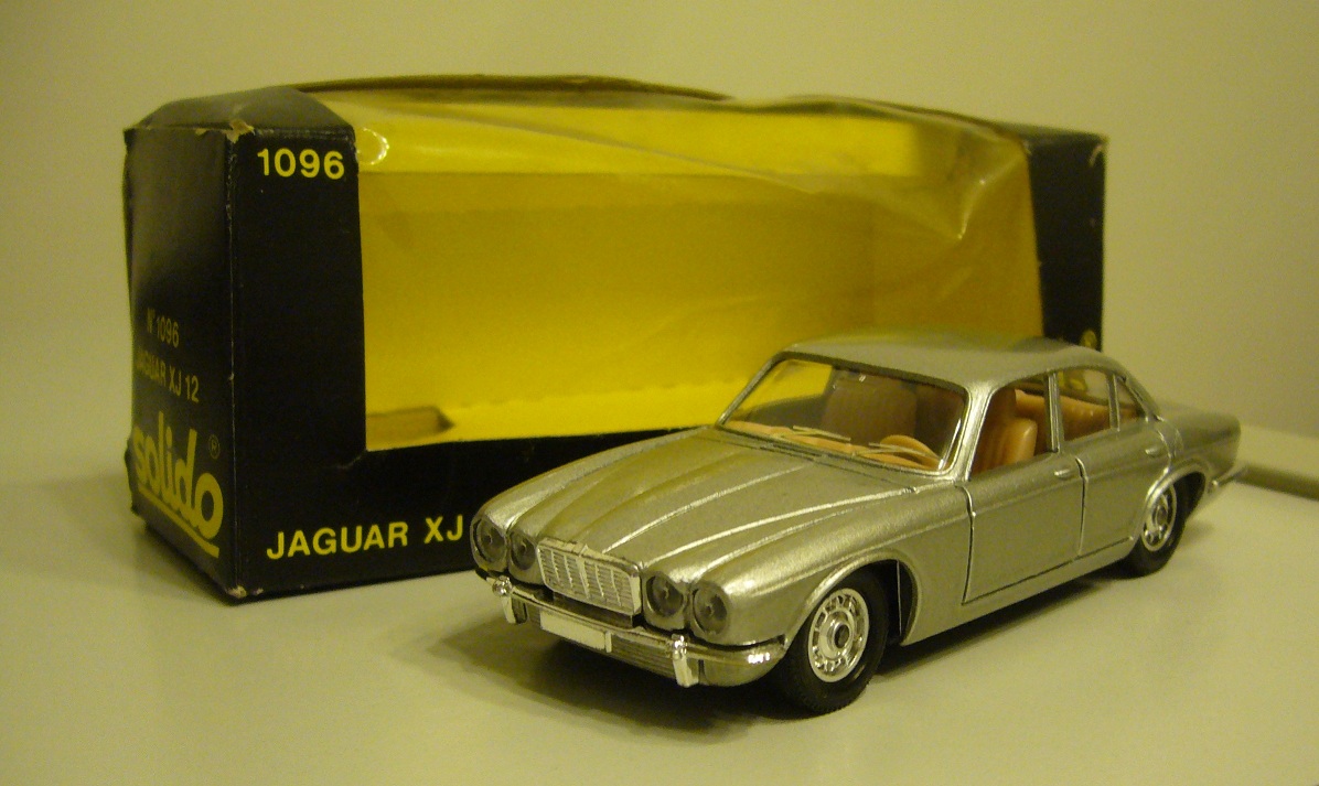 1096 Solido Jaguar XJ 12a.JPG