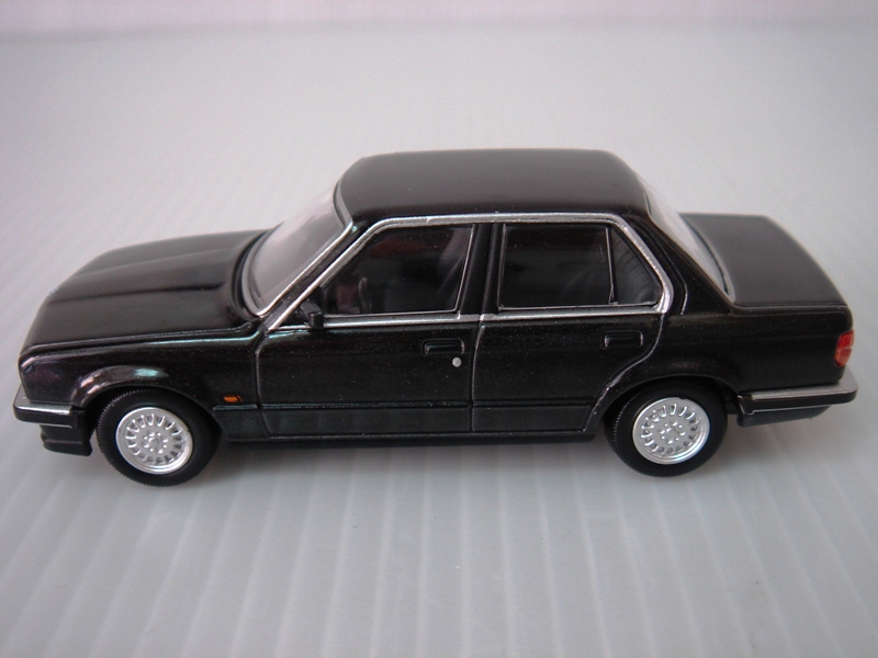 TomyTec Tomica Limited Vintage Neo LV-N93b BMW 325i (Black) 02 2014 July.JPG