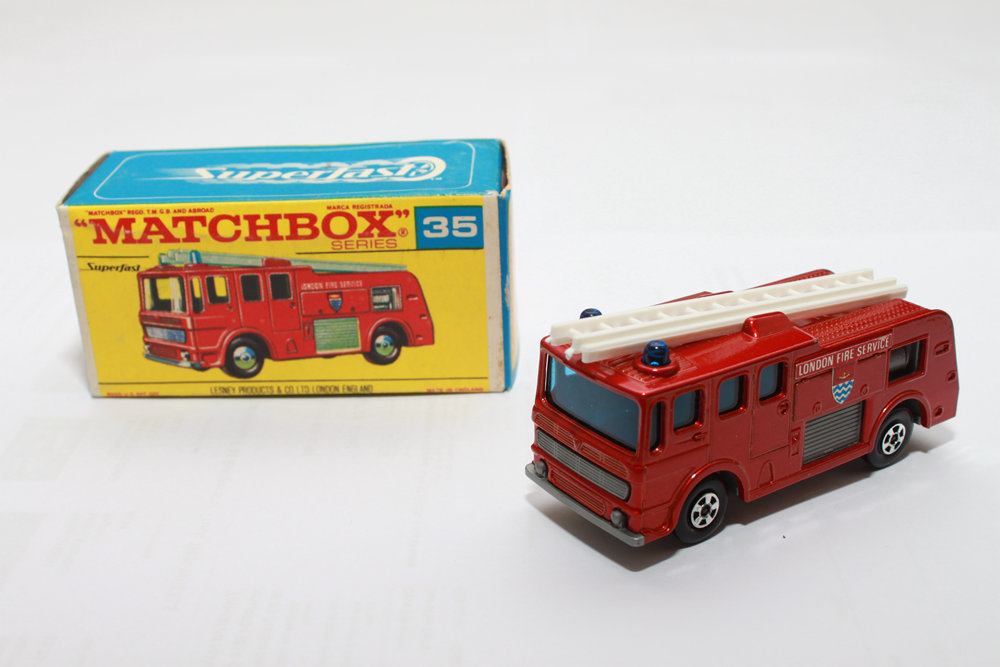 MB035-A-01-Merryweather Fire Engine.JPG