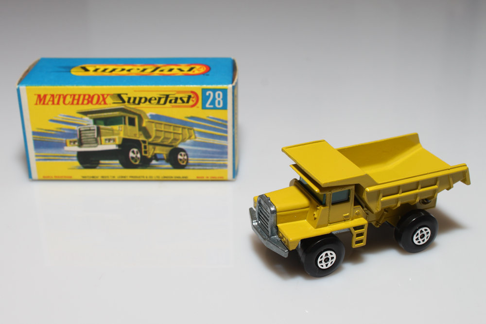 MB028-A-Mack Dump Truck.JPG