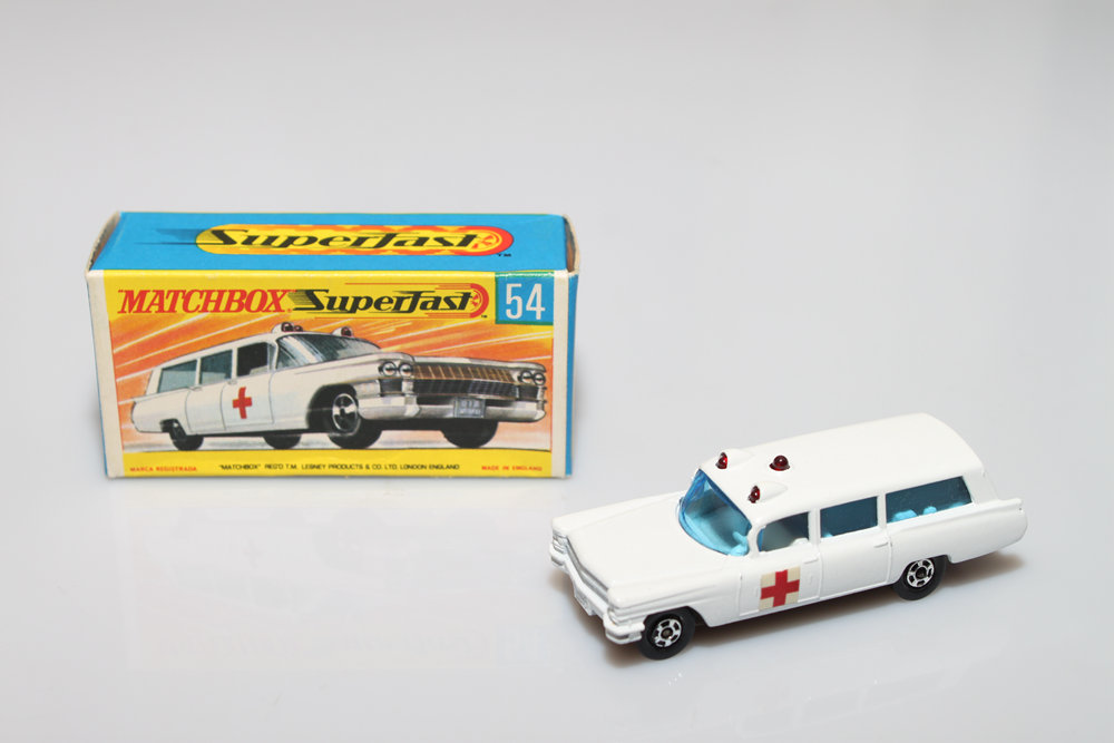 MB054-A-S&S Cadillac Ambulance.JPG