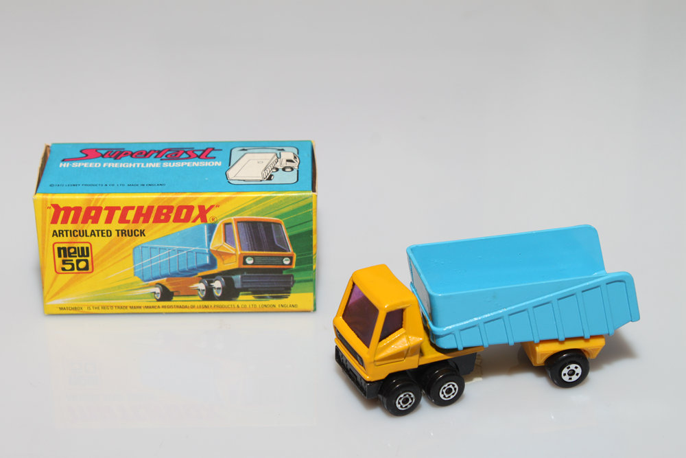 MB050-B-Articulated Truck.JPG